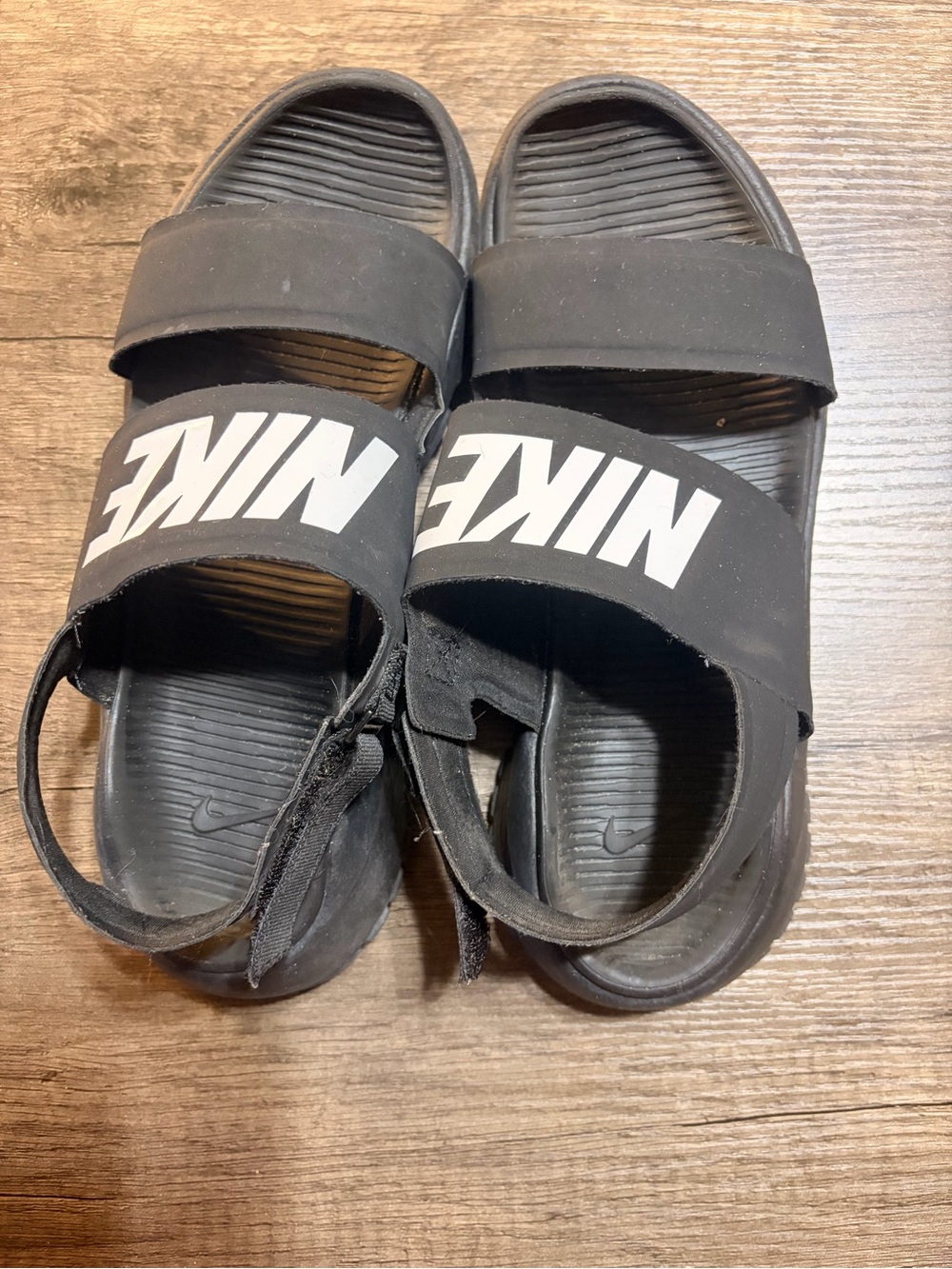 NIKE Tanjun Sandals 🖤